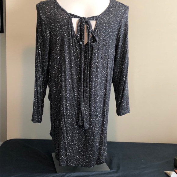 CLOSET CLEANOUT --   3 / $20 DEAL ON THIS ITEM - Picture 2 of 3